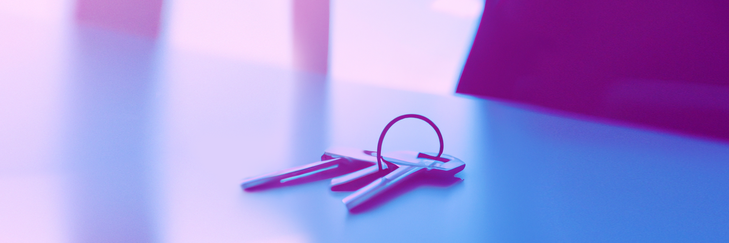 Ein Schlüsselbund liegt auf einem Tisch